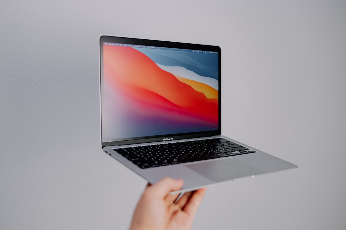 MacBook Air 13" M3 8/256GB